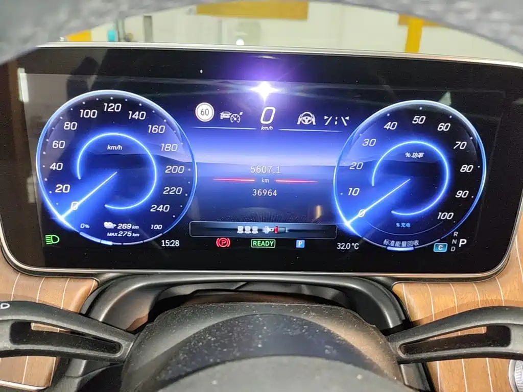 Mercedes-Benz EQE — миниатюра 12