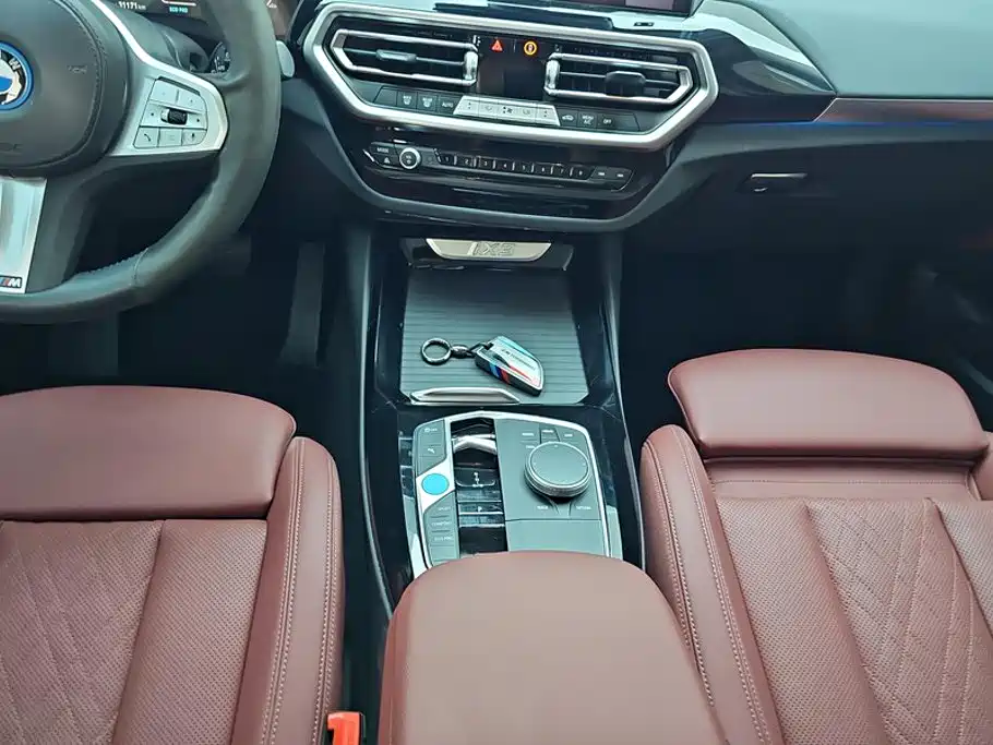 BMW iX3 — миниатюра 16