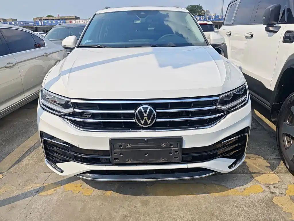 Volkswagen Tiguan L — миниатюра 2