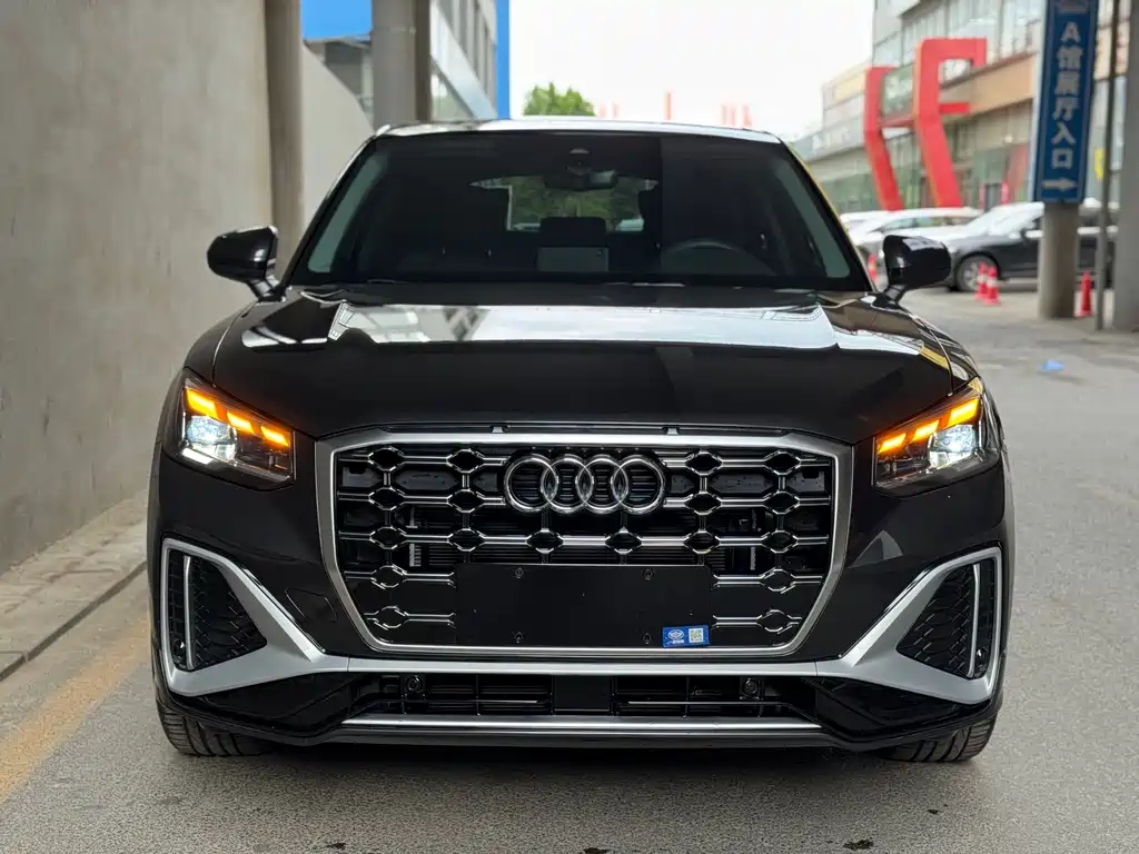Audi Q2L 2022 35 TFSI Fashion