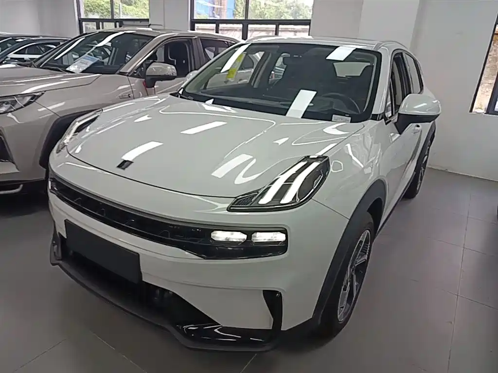 Lynk & Co 06 EM-P 2025