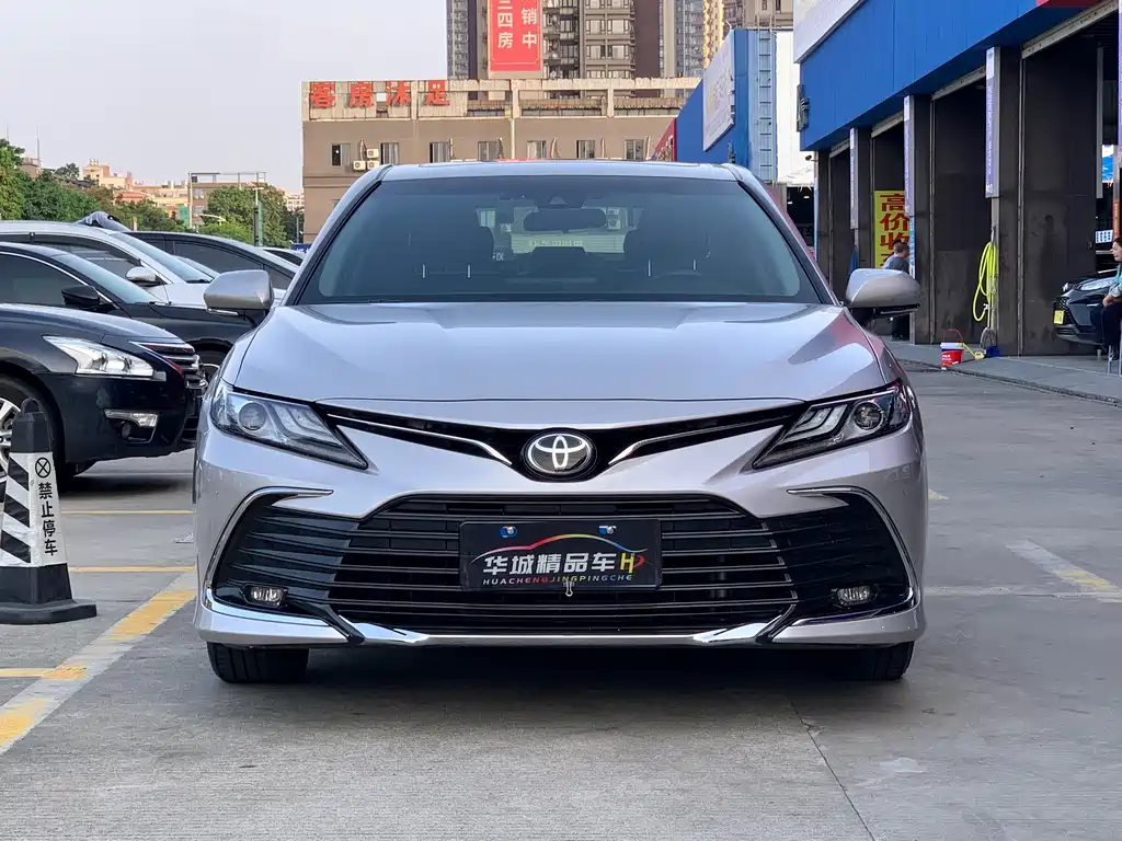 TOYOTA CAMRY