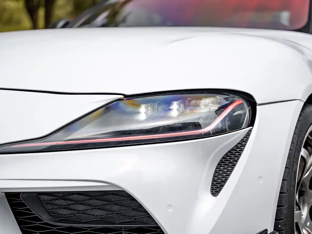 Toyota Supra — миниатюра 3