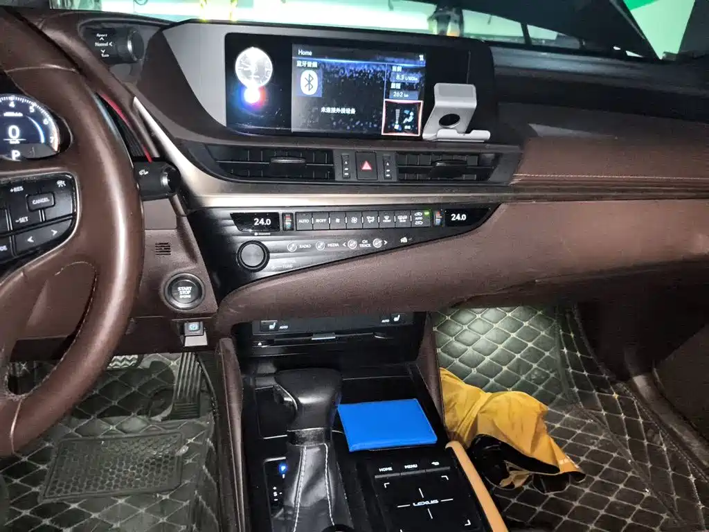 Lexus ES — миниатюра 14