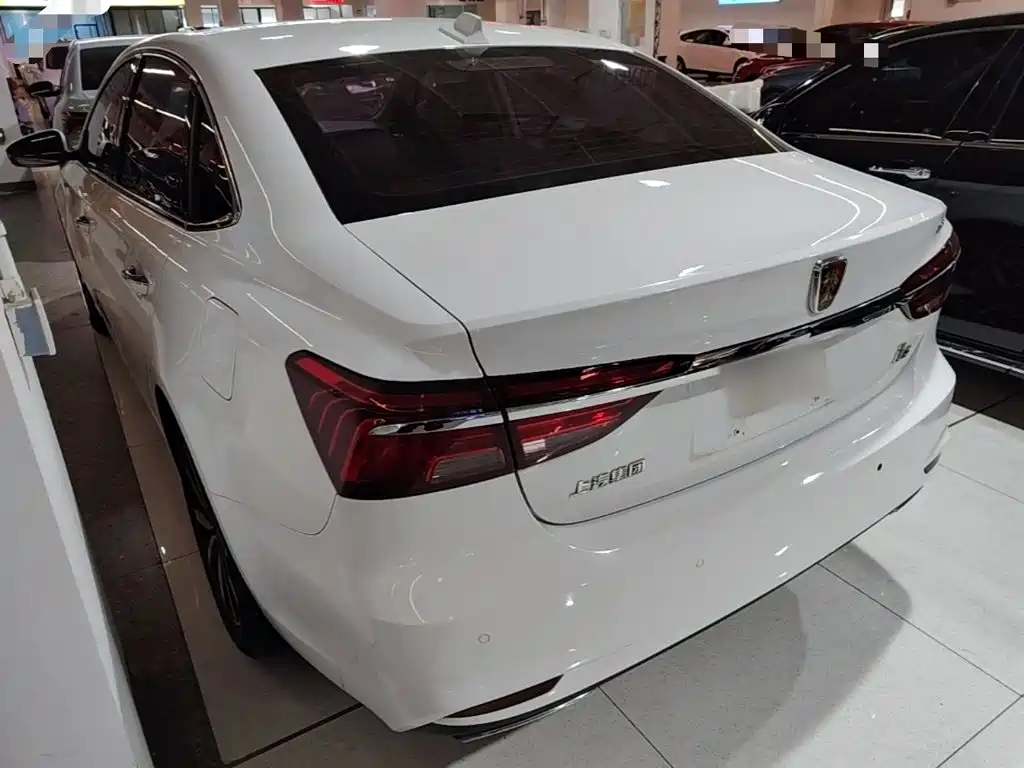 Roewe i6 Classic — миниатюра 5