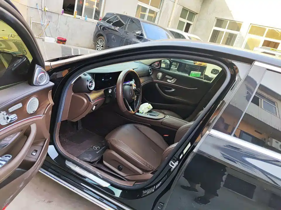 Mercedes-Benz E-Class — миниатюра 5