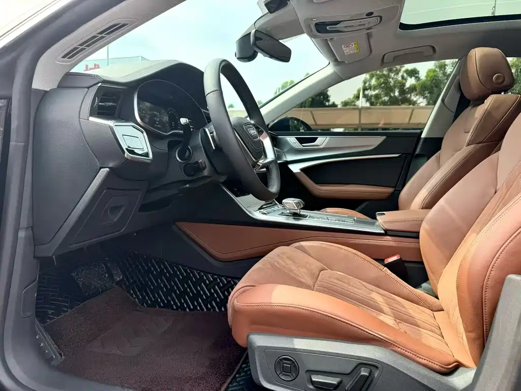 Audi A7L 2024 45 TFSI Luxury