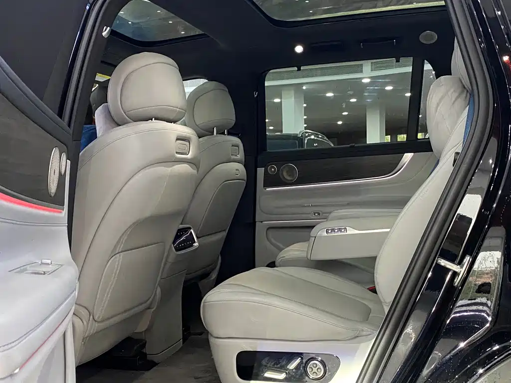 AITO ASK THE WORLD M9