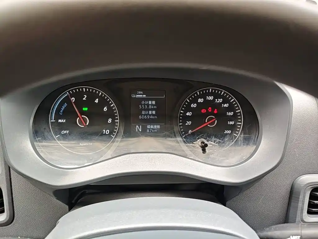 Wuling Yangguang — миниатюра 12