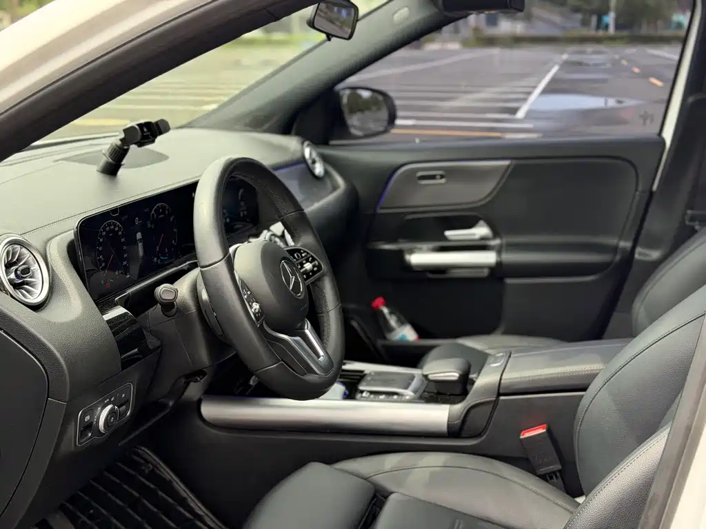 Mercedes-Benz GLA — миниатюра 8