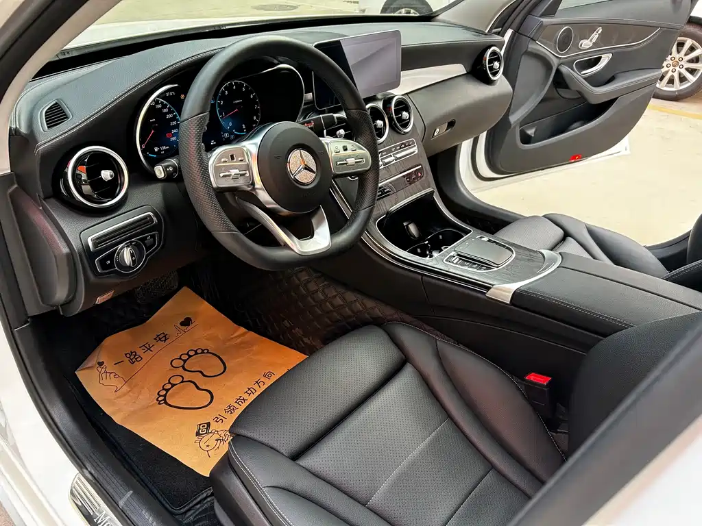 Mercedes-Benz C-Class — миниатюра 7