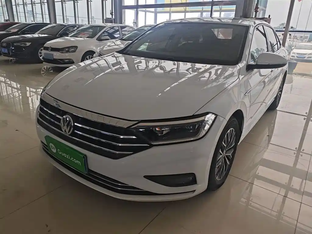 Volkswagen Sagitar 2020