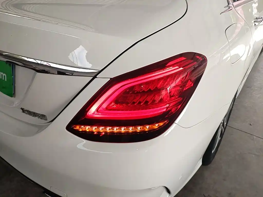 Mercedes-Benz C-Class — миниатюра 8