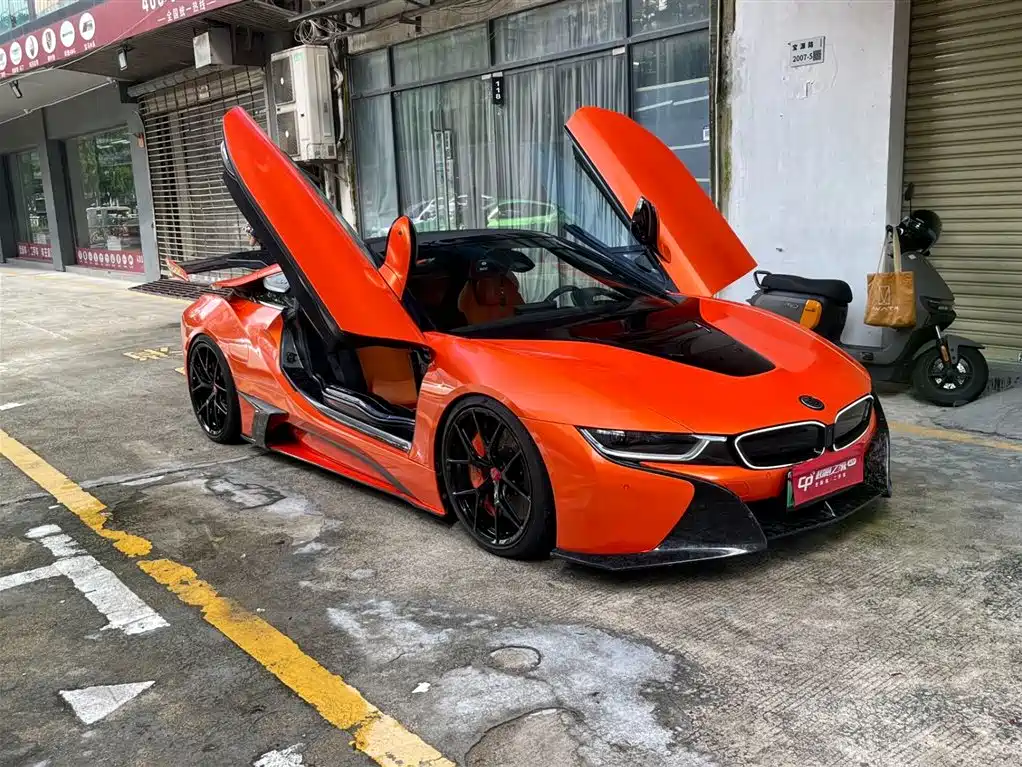 BMW I8