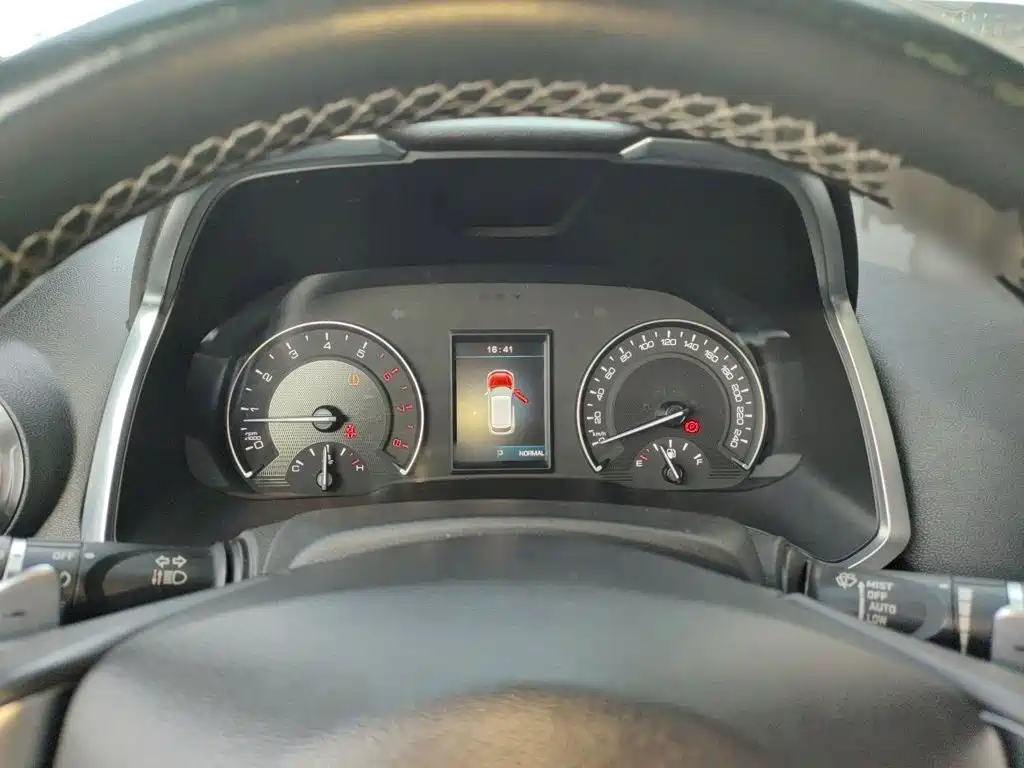 Wey Wey VV5 — миниатюра 4