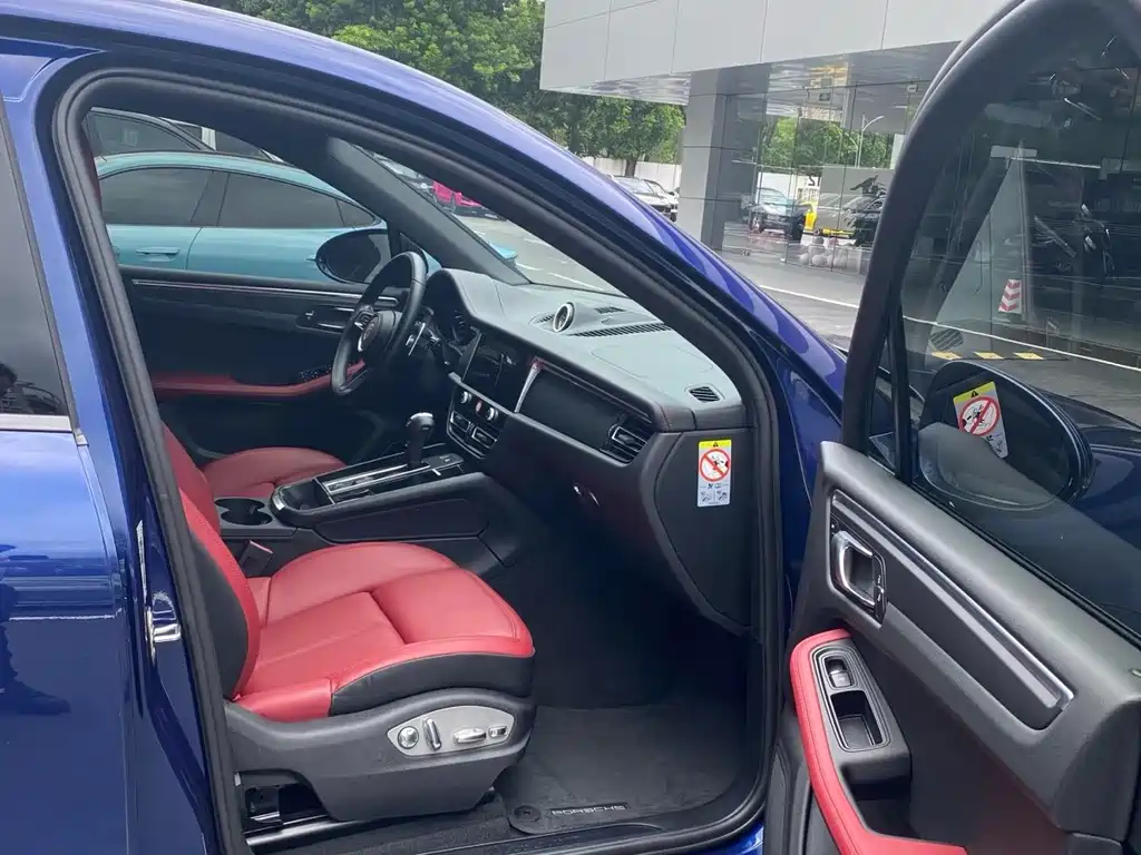 Porsche Macan — миниатюра 10