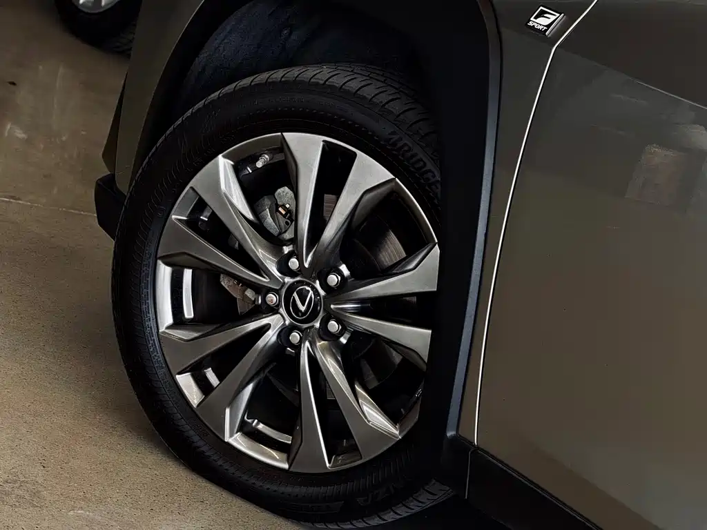 Lexus UX — миниатюра 8