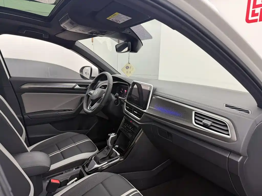 Volkswagen T-Roc — миниатюра 16