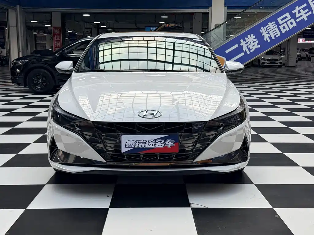 Hyundai Elantra — миниатюра 2