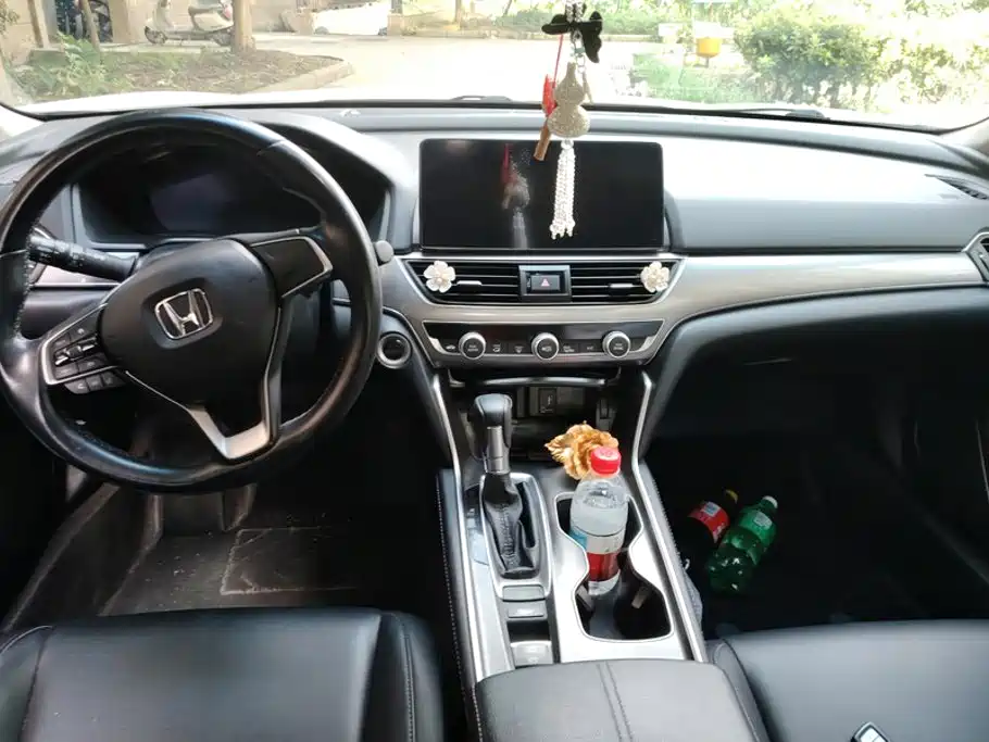 Honda Accord — миниатюра 12