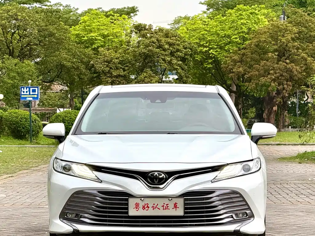 Toyota Camry — миниатюра 3