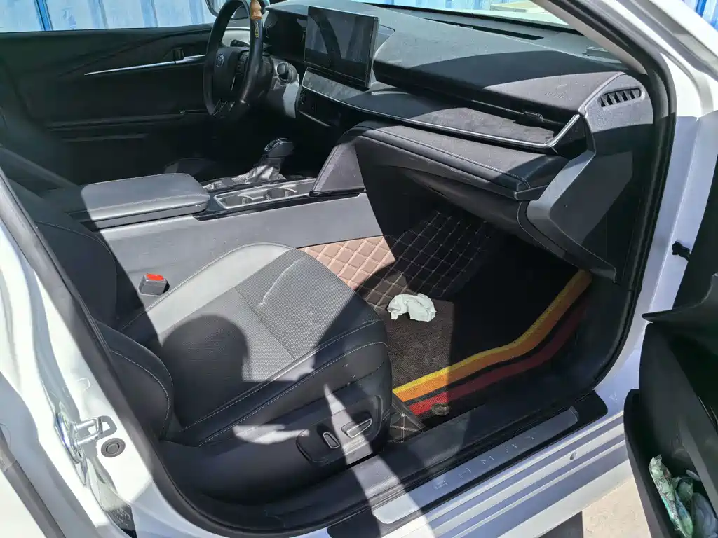 Toyota Camry — миниатюра 12