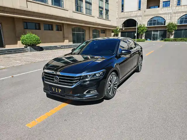 VOLKSWAGEN PASSAT 2020