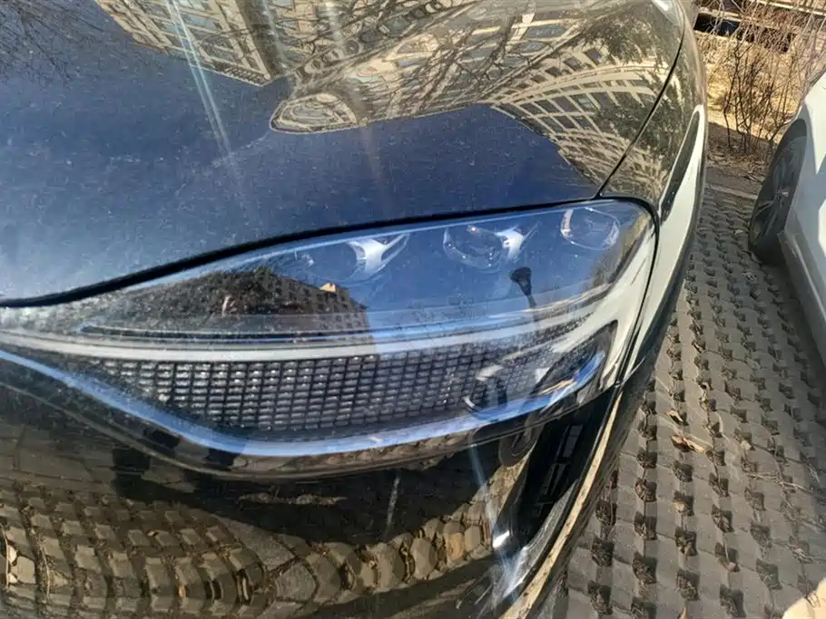 AITO ASK THE WORLD M9