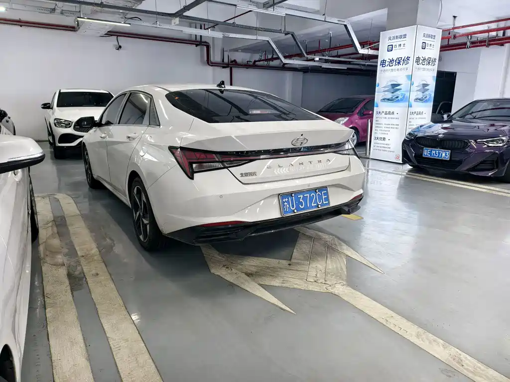 Hyundai Elantra — миниатюра 16