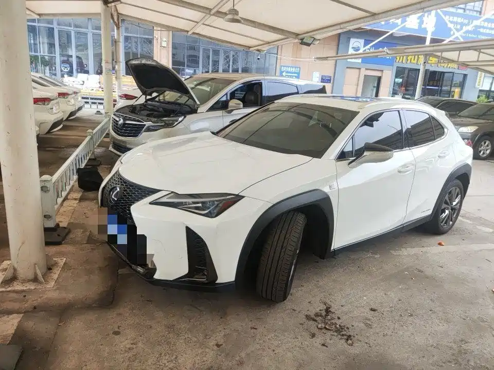 Lexus UX
