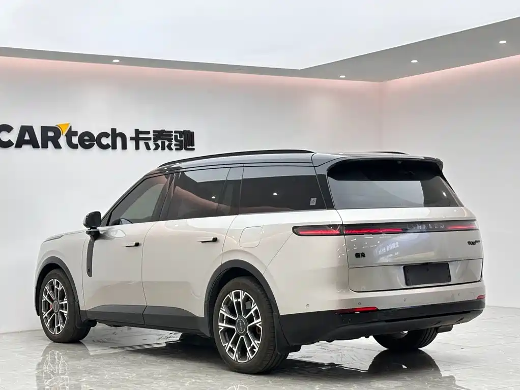 Lynk & Co 900 — миниатюра 3