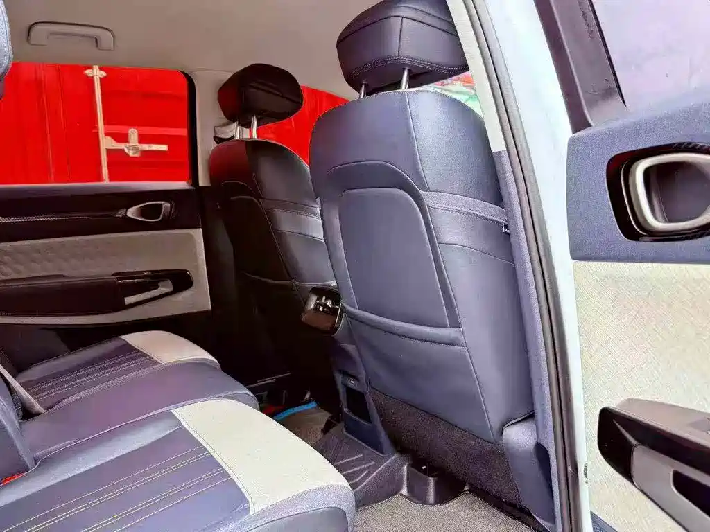 Baojun RM-5 — миниатюра 6