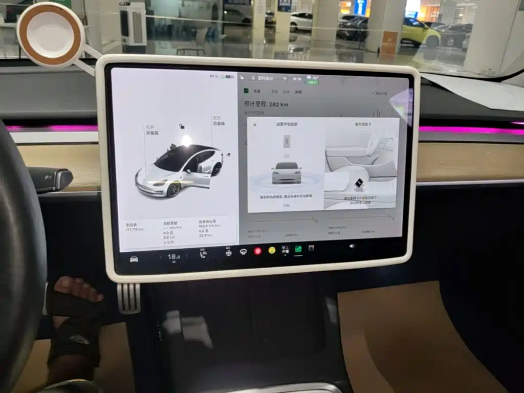 Tesla Model 3 — миниатюра 13