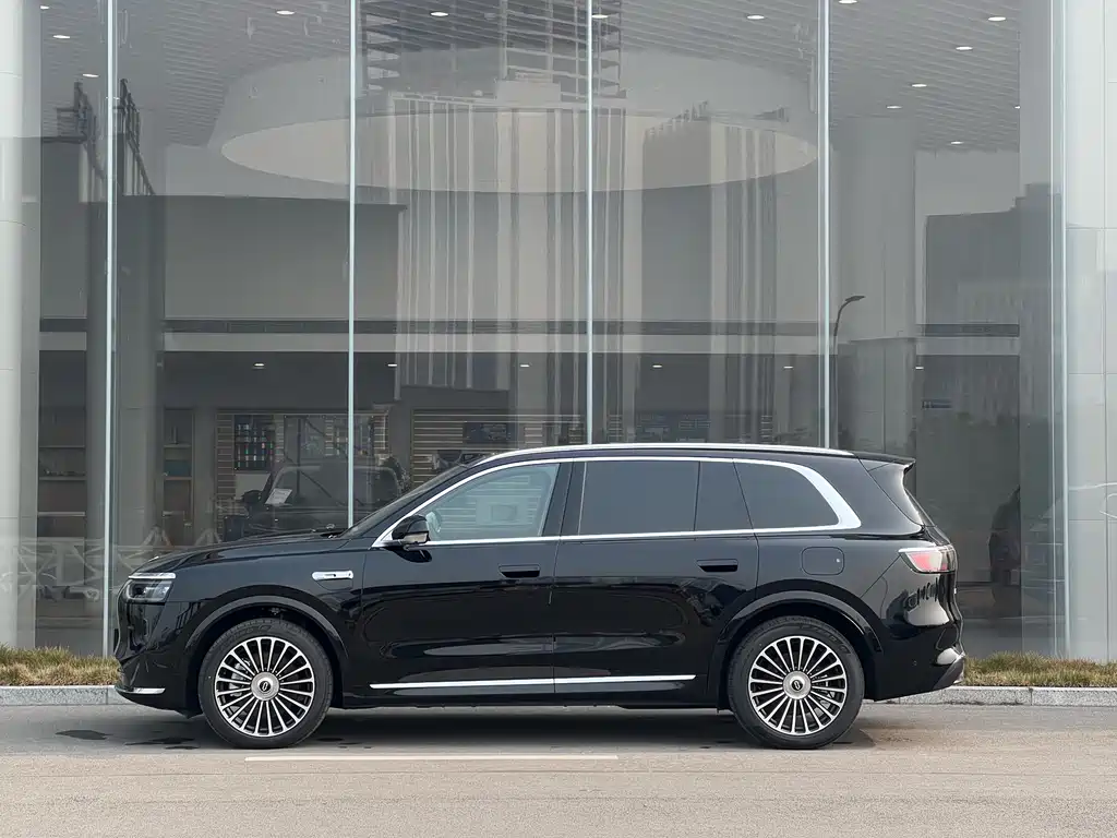 AITO ASK THE WORLD M8