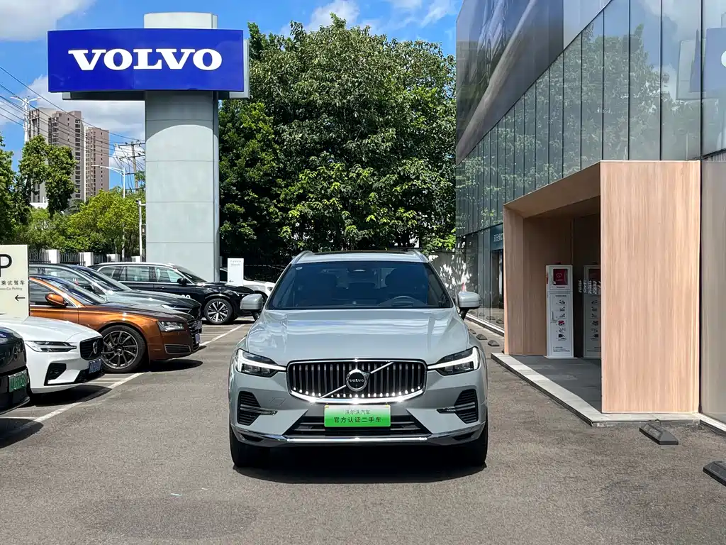 VOLVO  XC60 PLUG IN HYBRID