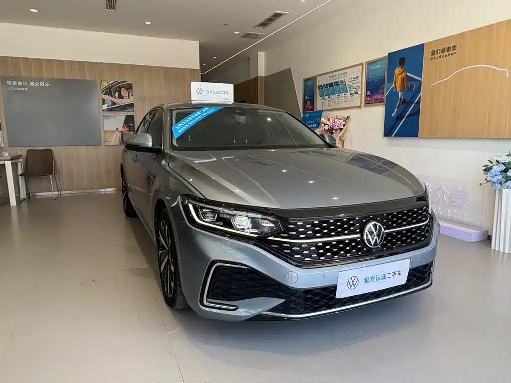 Volkswagen Passat 2022 330TSI Luxury