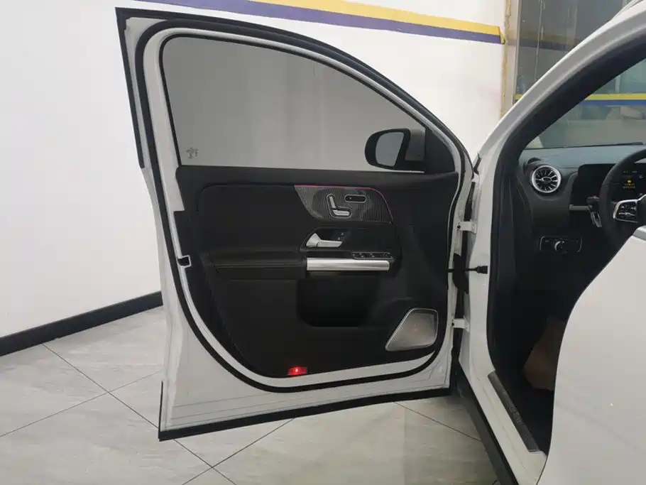 Mercedes-Benz GLA — миниатюра 7