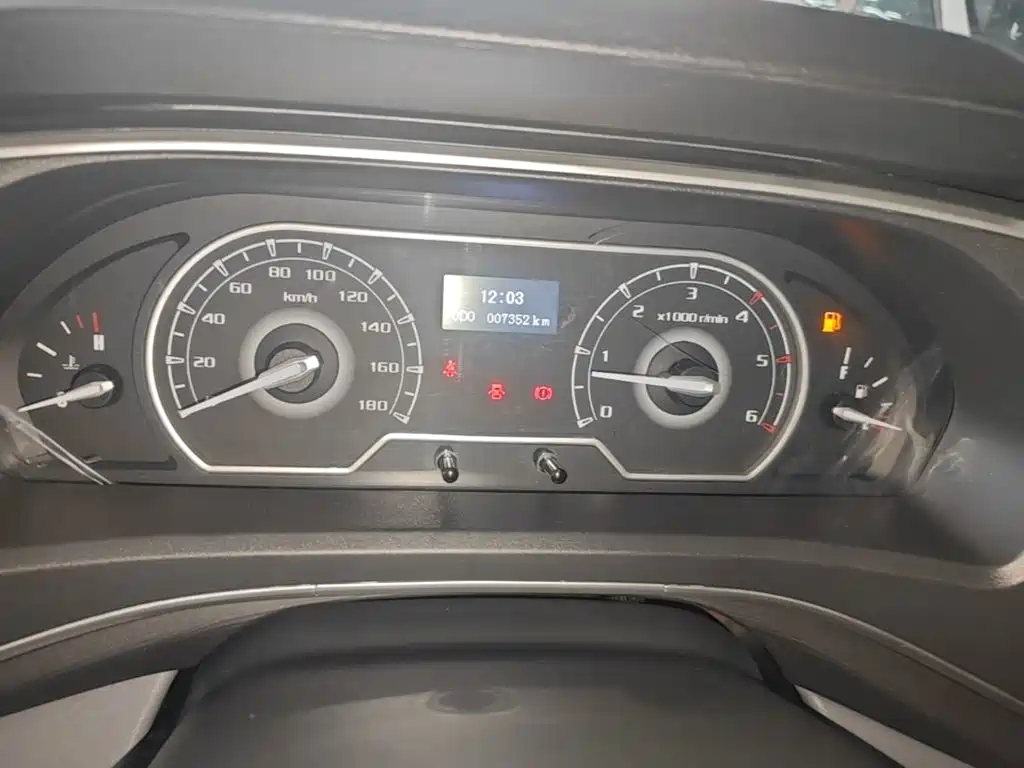 MAXUS V80 — миниатюра 12