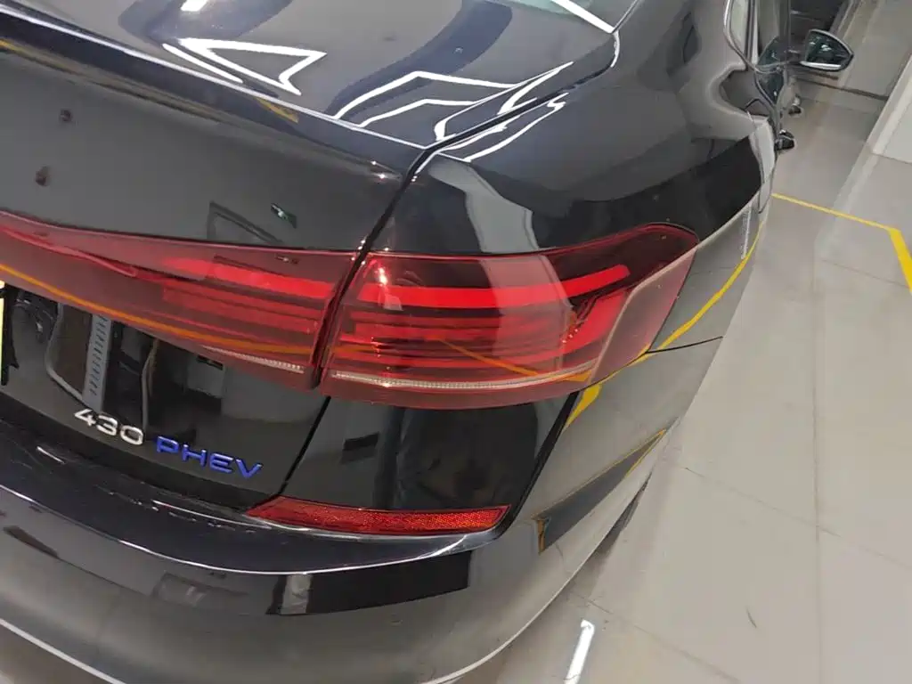 Volkswagen Passat PHEV — миниатюра 8