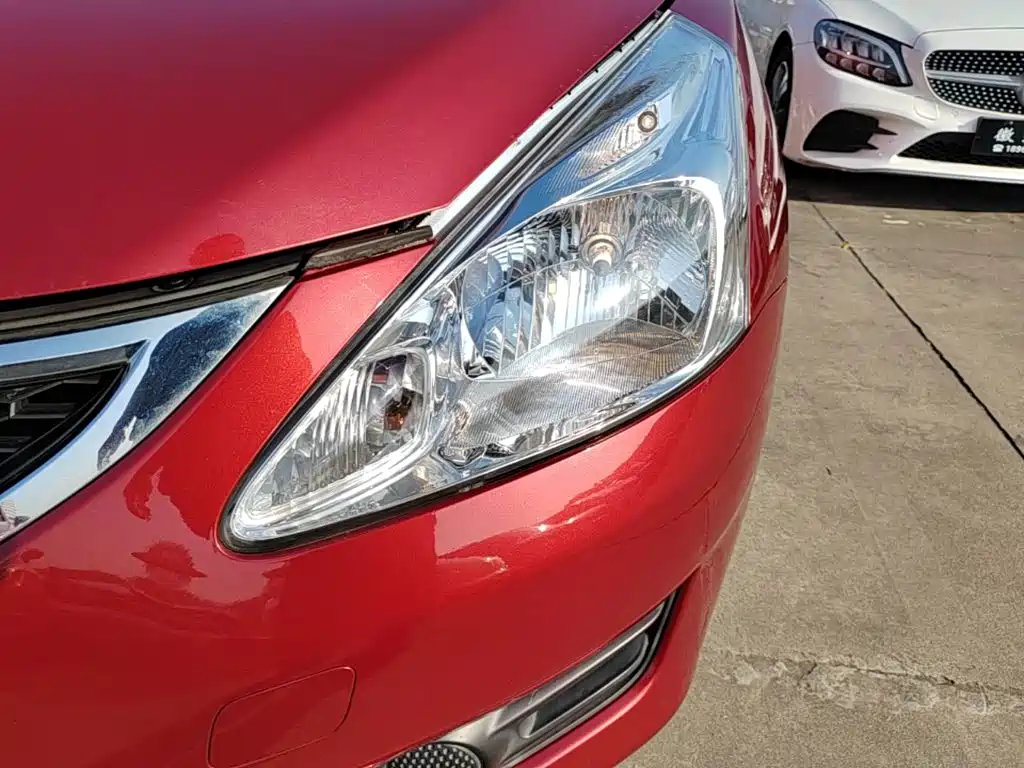 Nissan Tiida — миниатюра 24