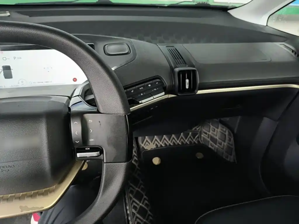Baojun KiWi EV — миниатюра 10