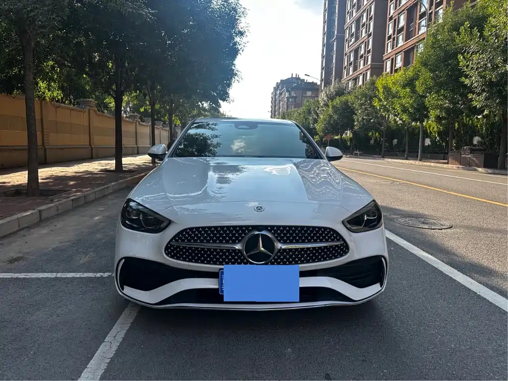Mercedes-Benz C-Class — миниатюра 2