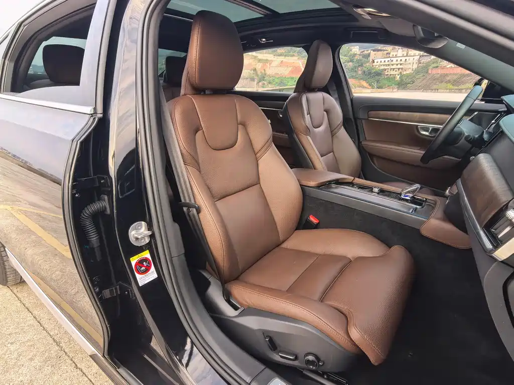 Volvo S90 — миниатюра 8