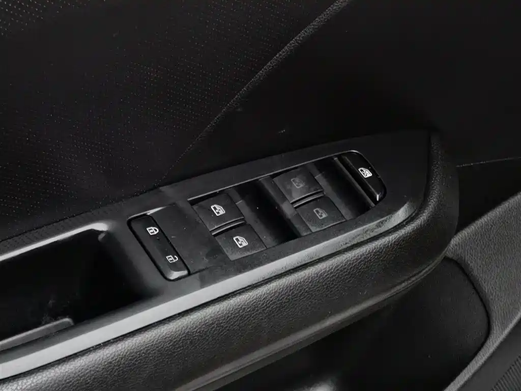 Chevrolet Monza 2019 Redline 320T DCT VI