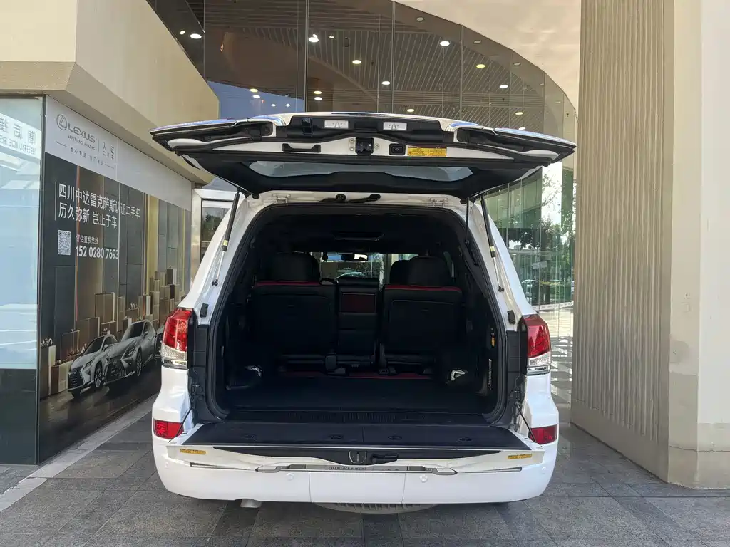 Lexus LX — миниатюра 7
