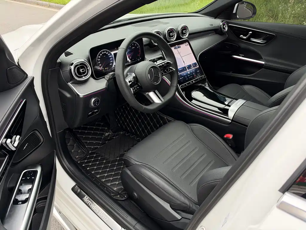 Mercedes-Benz C-Class — миниатюра 7