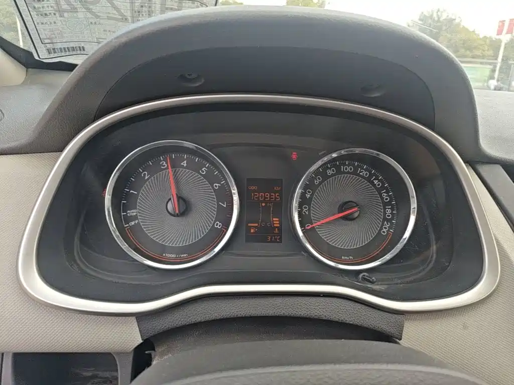 Chevrolet Sail — миниатюра 12
