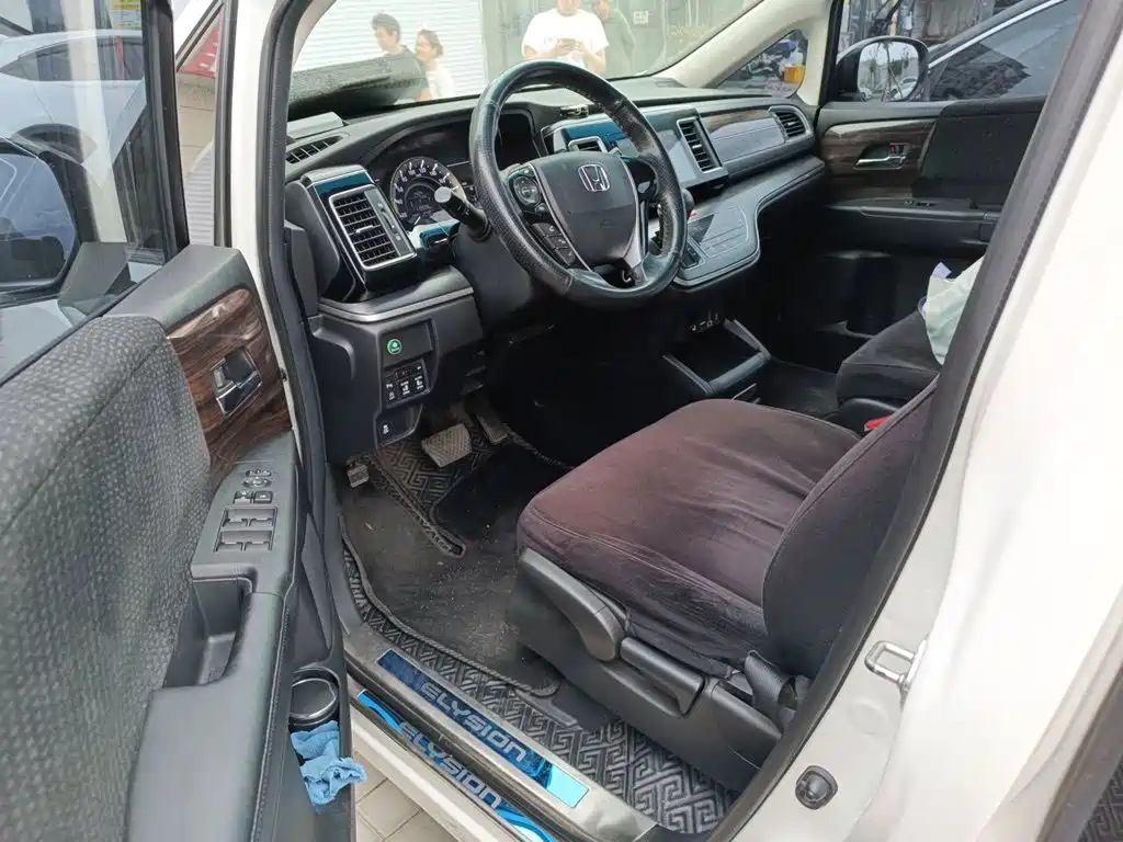 Honda Elysion — миниатюра 17