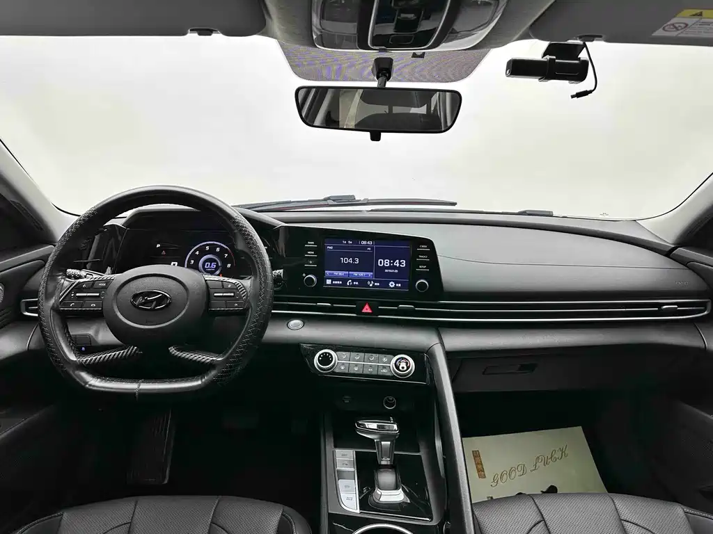 Hyundai Elantra — миниатюра 12