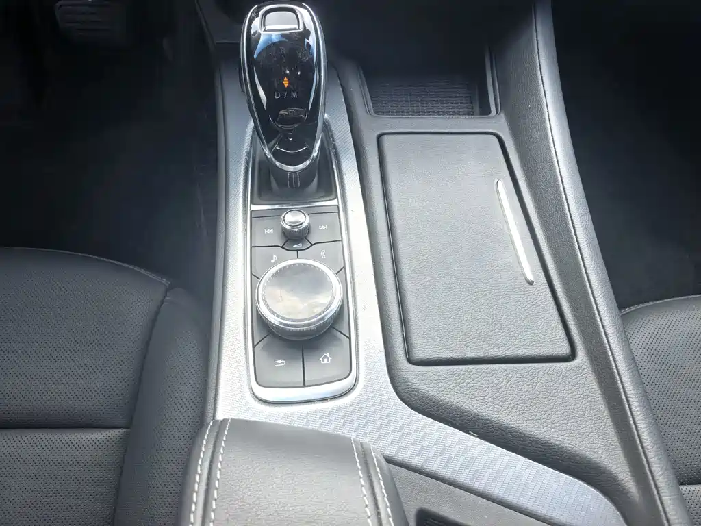 Cadillac CT5 — миниатюра 10